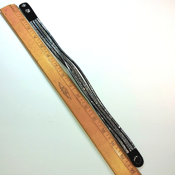 3 for $25- Velvet  & Diamante Choker & NWT Cubic Zirconia Stud Earrings - Picture 3 of 8